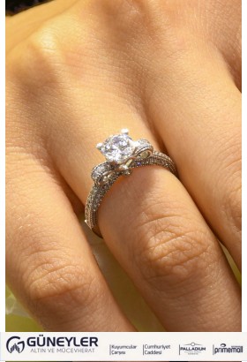 YAN KOLLARI TAŞLI TEKTAŞ YÜZÜK 14 AYAR A026792 YAN KOLLARI TAŞLI TEKTAŞ YÜZÜK 14 AYAR A026792