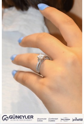 YAN KOLLARI TAŞLI TEKTAŞ YÜZÜK 14 AYAR A026797