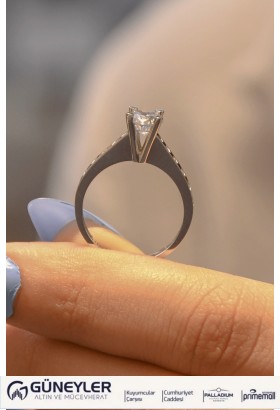 YAN KOLLARI TAŞLI TEKTAŞ YÜZÜK 14 AYAR A026801