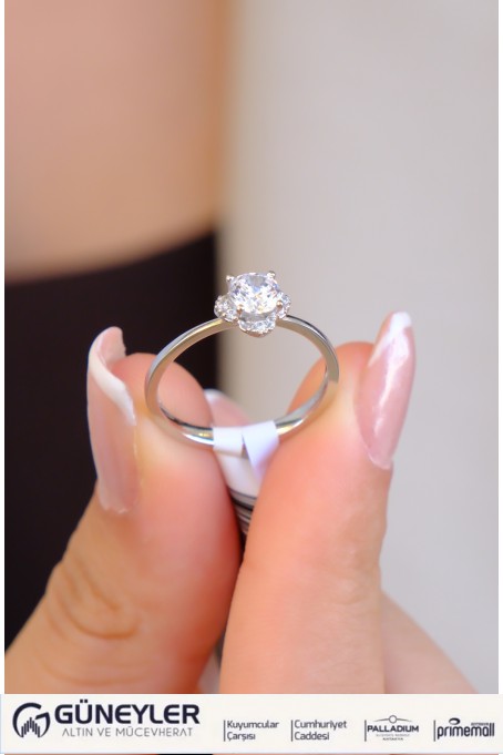 ROBERTO BRAVO YÜZÜK A085449 ROBERTO BRAVO YÜZÜK A085449