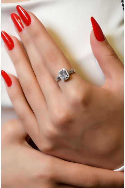 YAN KOLLARI TAŞLI KALPLİ BAGET YÜZÜK 14 AYAR A066145