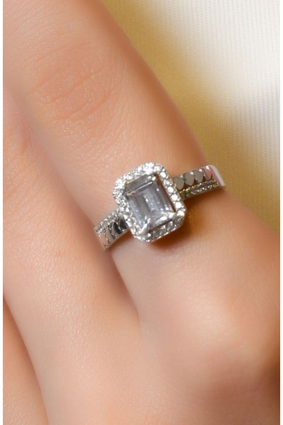 YAN KOLLARI TAŞLI KALPLİ BAGET YÜZÜK 14 AYAR A066145