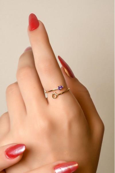 MOR TAŞ Ö HARF EKLEM YÜZÜK 14 AYAR A064781