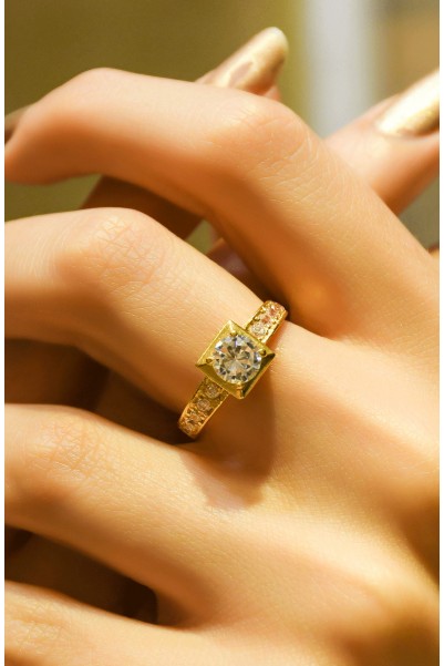 YAN KOLLARI TAŞLI TEKTAŞ YÜZÜK 22 AYAR A028589