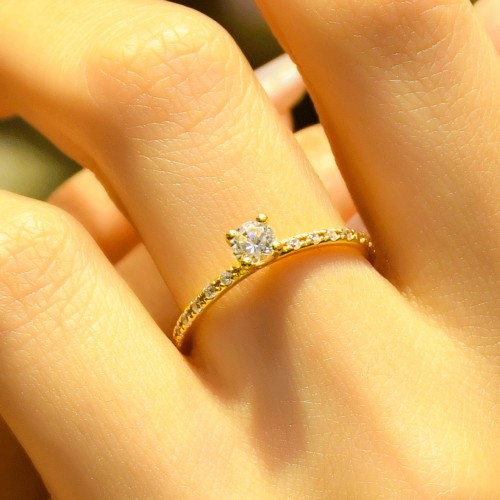 YAN KOLLARI TAŞLI TEKTAŞ YÜZÜK 22 AYAR A049329 YAN KOLLARI TAŞLI TEKTAŞ YÜZÜK 22 AYAR A049329