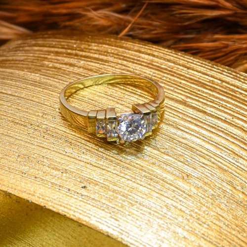 TASARIM TEKTAŞ YÜZÜK 14 AYAR A032463 TASARIM TEKTAŞ YÜZÜK 14 AYAR A032463