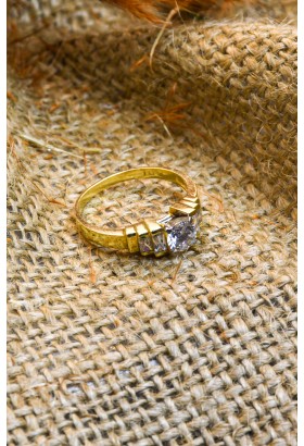 TASARIM TEKTAŞ YÜZÜK 14 AYAR A032463 TASARIM TEKTAŞ YÜZÜK 14 AYAR A032463