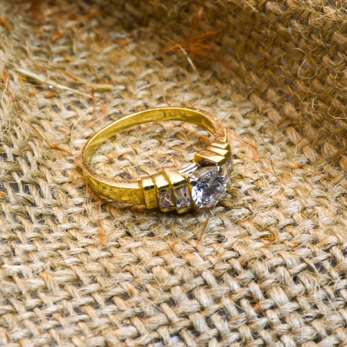 TASARIM TEKTAŞ YÜZÜK 14 AYAR A032463 TASARIM TEKTAŞ YÜZÜK 14 AYAR A032463