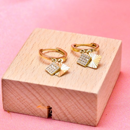 SALLANTILI HALKA KÜPE 14 AYAR A033936 SALLANTILI HALKA KÜPE 14 AYAR A033936