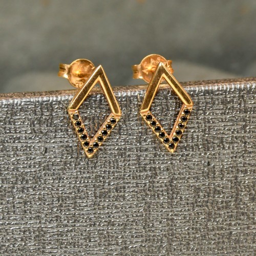 SİYAH TAŞLI KÜPE 14 AYAR A034749 SİYAH TAŞLI KÜPE 14 AYAR A034749