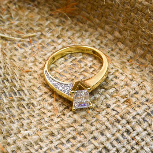 TEKTAŞ YÜZÜK 14 AYAR A035926 TEKTAŞ YÜZÜK 14 AYAR A035926