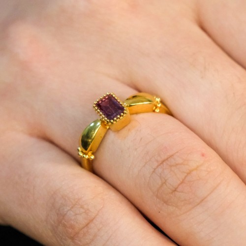 MOR TAŞLI YÜZÜK 22 AYAR A054491 MOR TAŞLI YÜZÜK 22 AYAR A054491