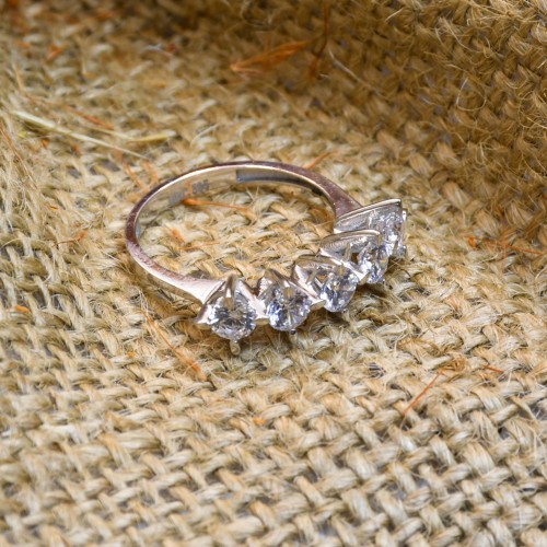 BEŞTAŞ YÜZÜK 14 AYAR A064361 BEŞTAŞ YÜZÜK 14 AYAR A064361