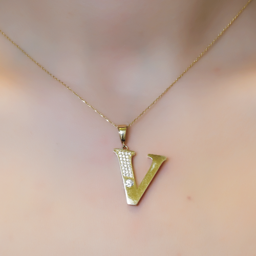 V HARFLİ&TAŞLI KOLYE UCU 14 AYAR A064975 V HARFLİ&TAŞLI KOLYE UCU 14 AYAR A064975