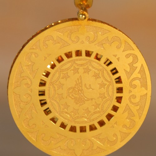 TUĞRA MOTİFLİ KOLYE UCU 22 AYAR A067423 TUĞRA MOTİFLİ KOLYE UCU 22 AYAR A067423