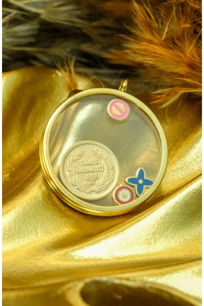 CAM ÇERÇEVELİ ÇEYREK KOLYE UCU 22 AYAR A071458 CAM ÇERÇEVELİ ÇEYREK KOLYE UCU 22 AYAR A071458