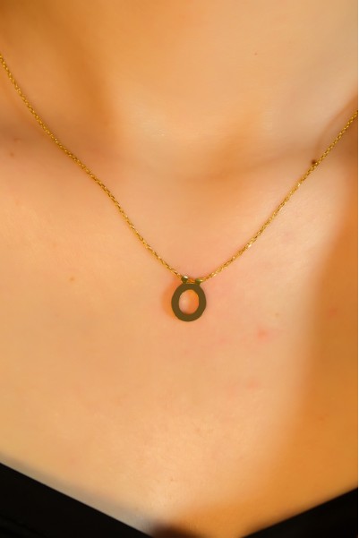 Ö HARF KOLYE 22 AYAR A077594 Ö HARF KOLYE 22 AYAR A077594