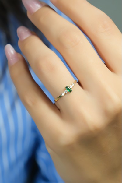 YEŞİL TAŞLI FANTAZİ YÜZÜK 14 AYAR A080545