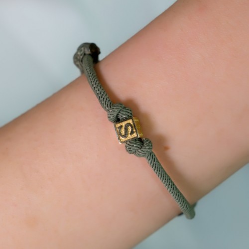 S HARF İPLİ KÜP BİLEKLİK AT06138 S HARF İPLİ KÜP BİLEKLİK AT06138