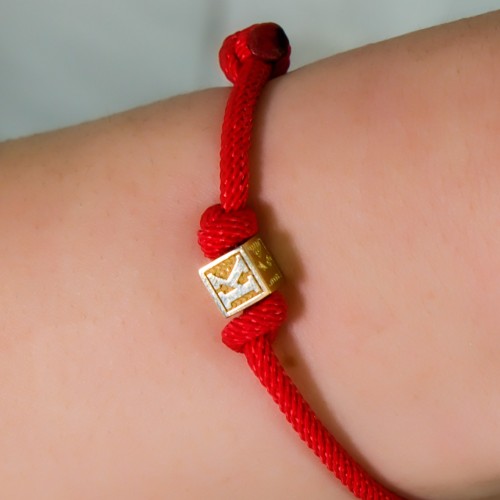 K HARF İPLİ KÜP BİLEKLİK 14 AYAR AT06139 K HARF İPLİ KÜP BİLEKLİK 14 AYAR AT06139