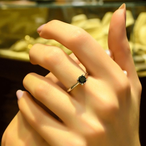 SİYAH TEKTAŞ YÜZÜK 14 AYAR ATS6019 SİYAH TEKTAŞ YÜZÜK 14 AYAR ATS6019