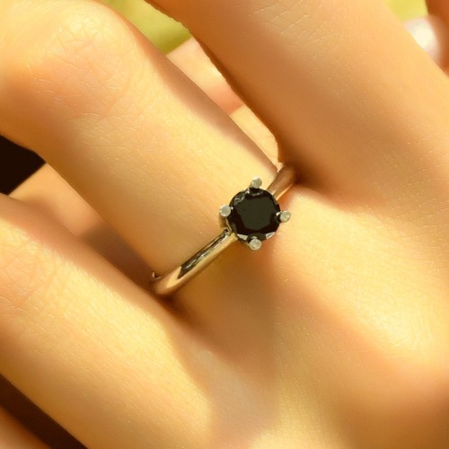 SİYAH TEKTAŞ YÜZÜK 14 AYAR ATS6019 SİYAH TEKTAŞ YÜZÜK 14 AYAR ATS6019