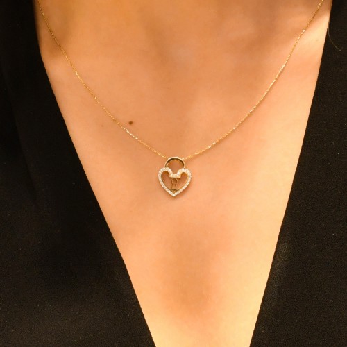 TAŞLI KALP KİLİT KOLYE 14 AYAR A047321 TAŞLI KALP KİLİT KOLYE 14 AYAR A047321